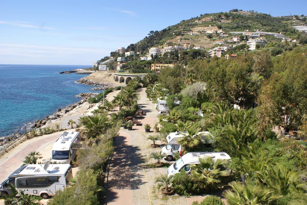 Villaggio Dei Fiori Sanremo Bagian luar foto